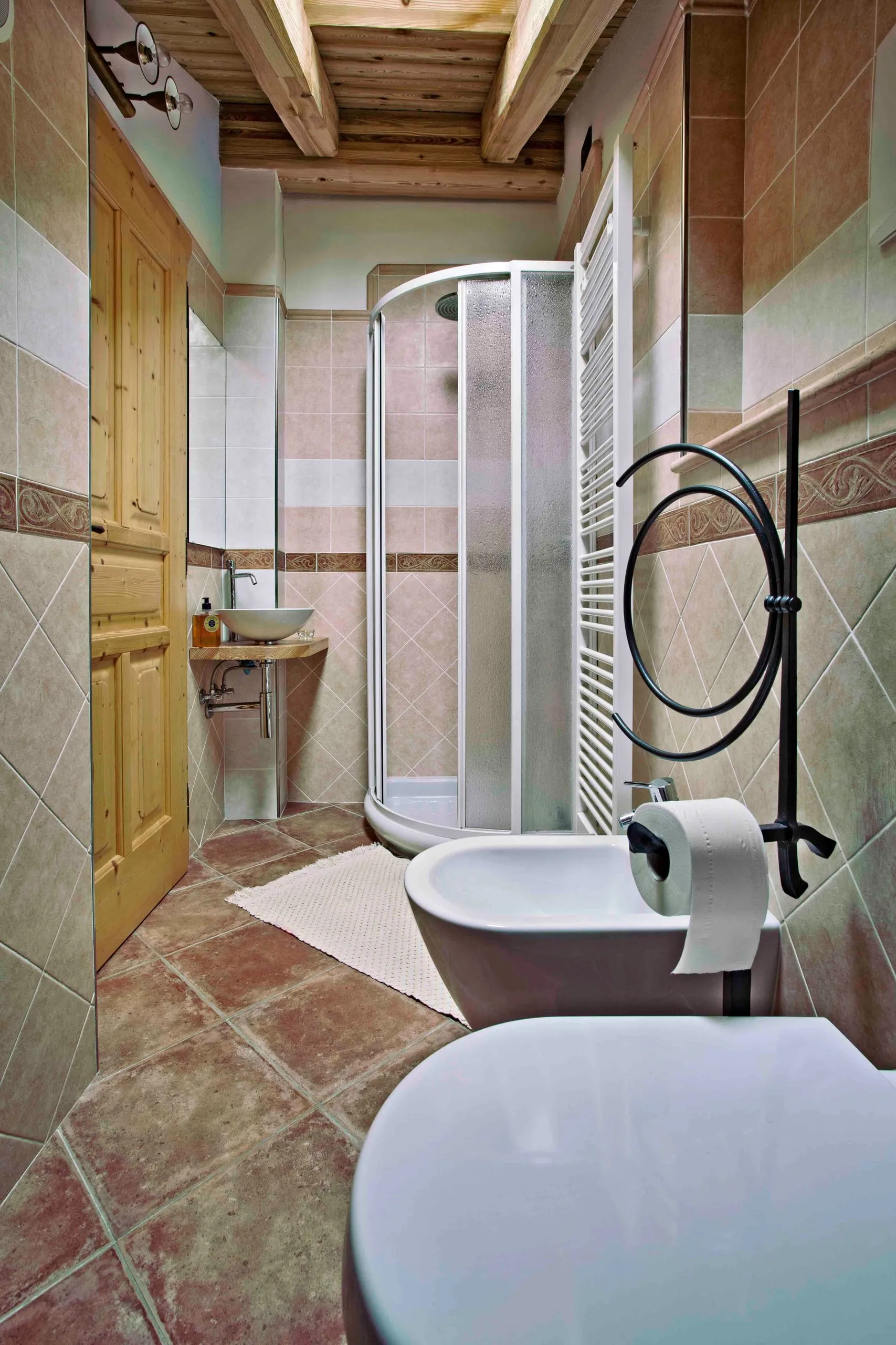Bagno della suite Archimede con il box doccia